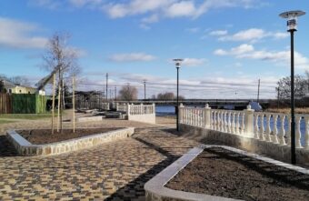 Благоустройство набережной в Торопце близится к завершению