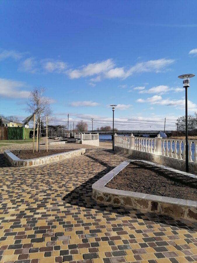 Благоустройство набережной в Торопце близится к завершению