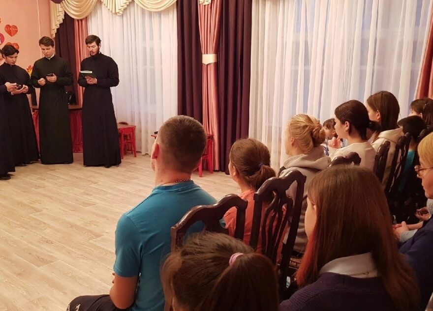 Будущие священники поразили лихославльских детей Будущие священники поразили лихославльских детей