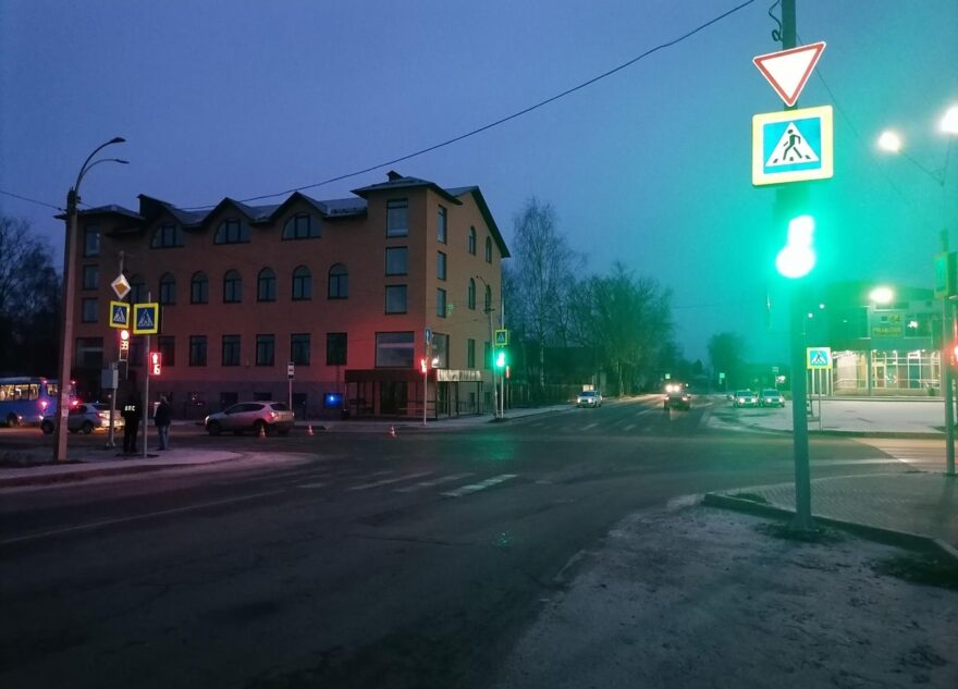 Пешеход-нарушитель попал под колёса иномарки в Тверской области Пешеход-нарушитель попал под колёса иномарки в Тверской области