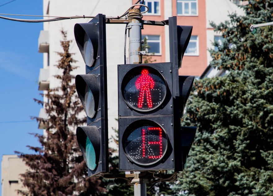 В Тверской области устранили проблему светофора возле школы В Тверской области устранили проблему светофора возле школы