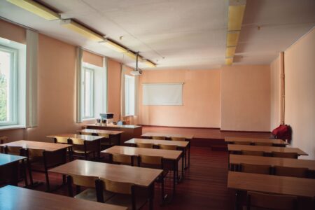 МТС разработала тревожную кнопку «Smart Click» для школ, больниц и общественных мест МТС разработала тревожную кнопку «Smart Click» для школ, больниц и общественных мест