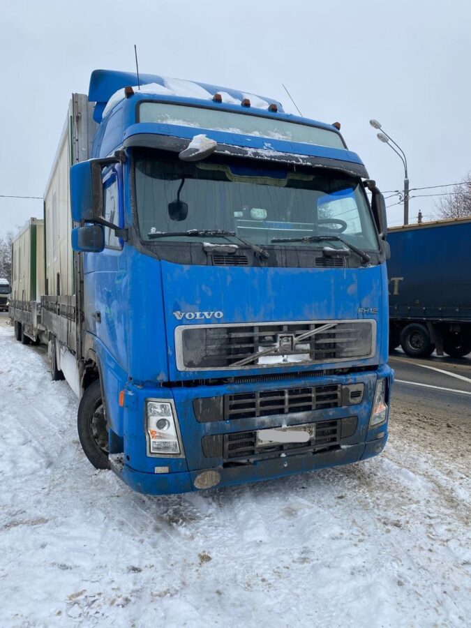 На пешеходном переходе в Тверской области грузовик сбил женщину