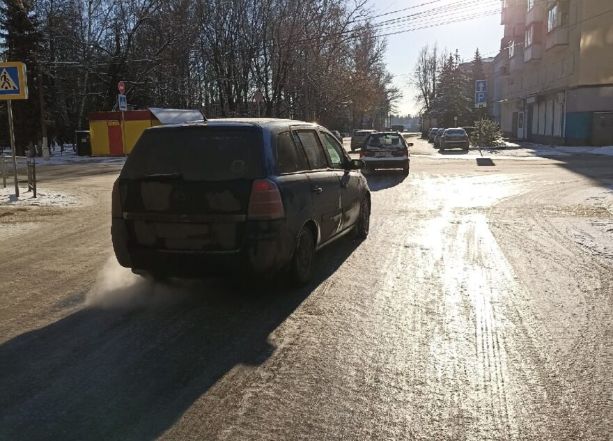 Жители Тверской области жалуются на гололед и необработанные дороги