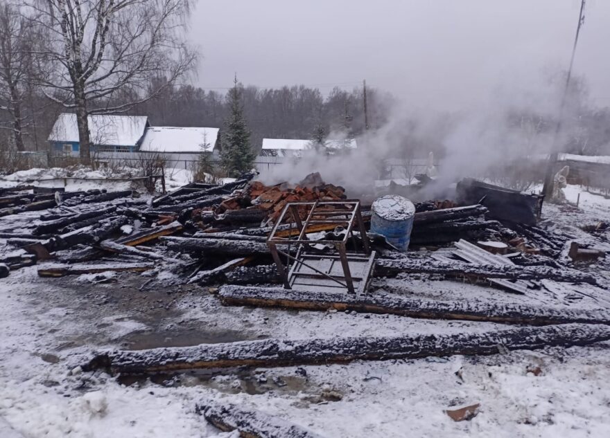 Во время пожара в Тверской области погиб хозяин дома