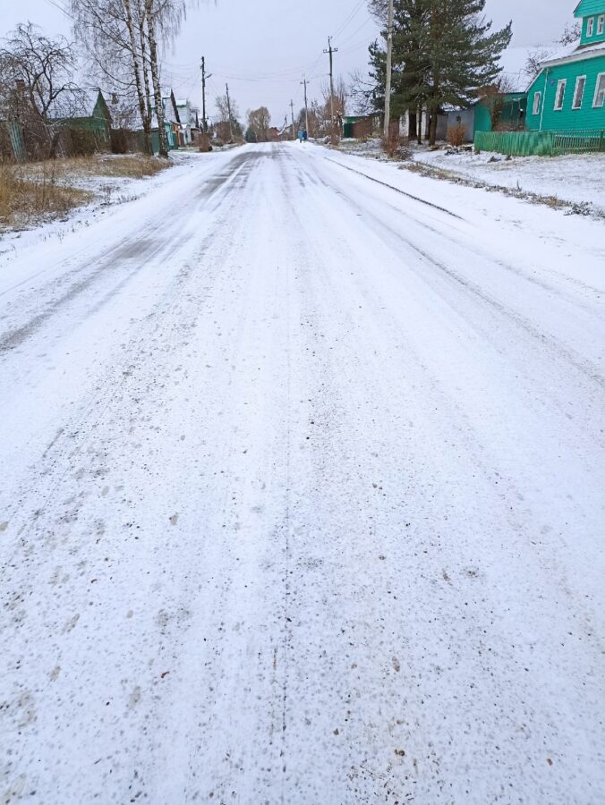 Жители Тверской области жалуются на гололед и необработанные дороги