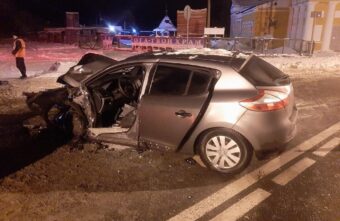 "Рено" врезалось в КамАЗ в Тверской области, есть пострадавший