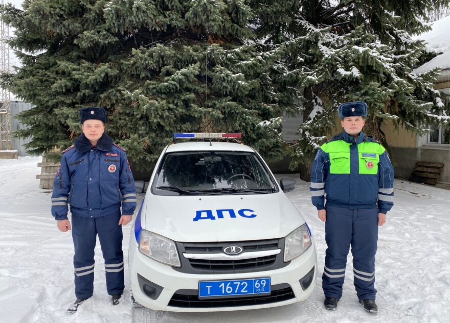 Автоинспекторы Тверской области помогли больному мальчику вернуться домой Автоинспекторы Тверской области помогли больному мальчику вернуться домой