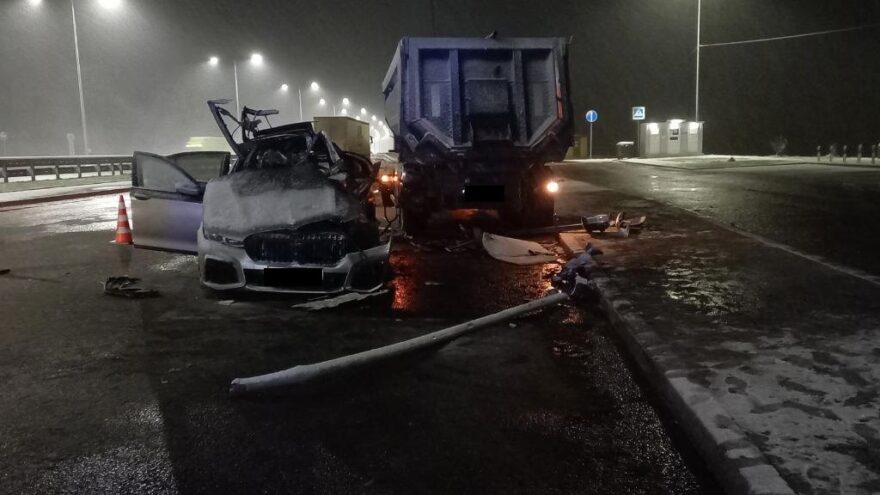 Два человека погибли в ДТП на трассе М-11 в Тверской области Два человека погибли в ДТП на трассе М-11 в Тверской области