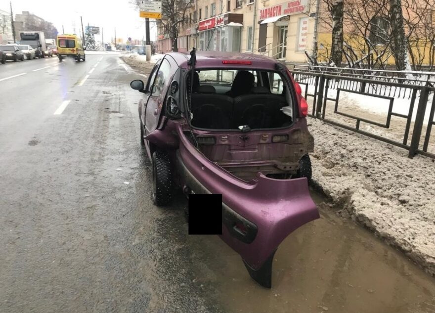 Четыре автомобиля, одна пострадавшая: появились подробности массового ДТП в Твери Четыре автомобиля, одна пострадавшая: появились подробности массового ДТП в Твери