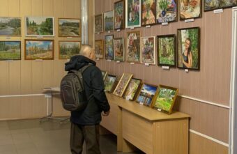 В Тверской области открылась выставка местного художника