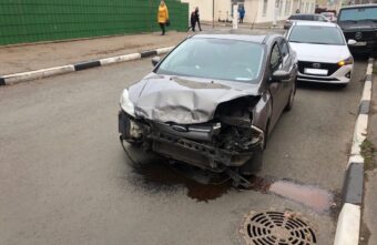 В центре Твери произошло ДТП с участием четырех автомобилей В центре Твери произошло ДТП с участием четырех автомобилей