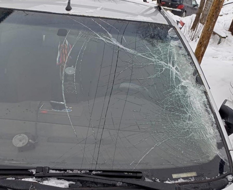 Не справившийся с управлением водитель "Форда" сбил пешехода в Тверской области