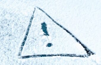 Полиция просит автомобилистов подготовиться к зиме Полиция просит автомобилистов подготовиться к зиме