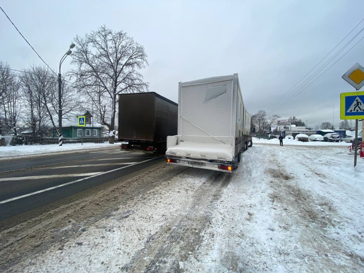 На пешеходном переходе в Тверской области грузовик сбил женщину