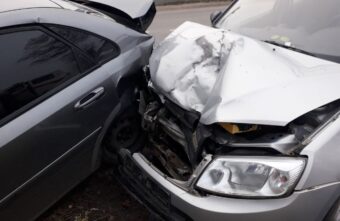 В Тверской области два водителя и пассажирка пострадали в ДТП