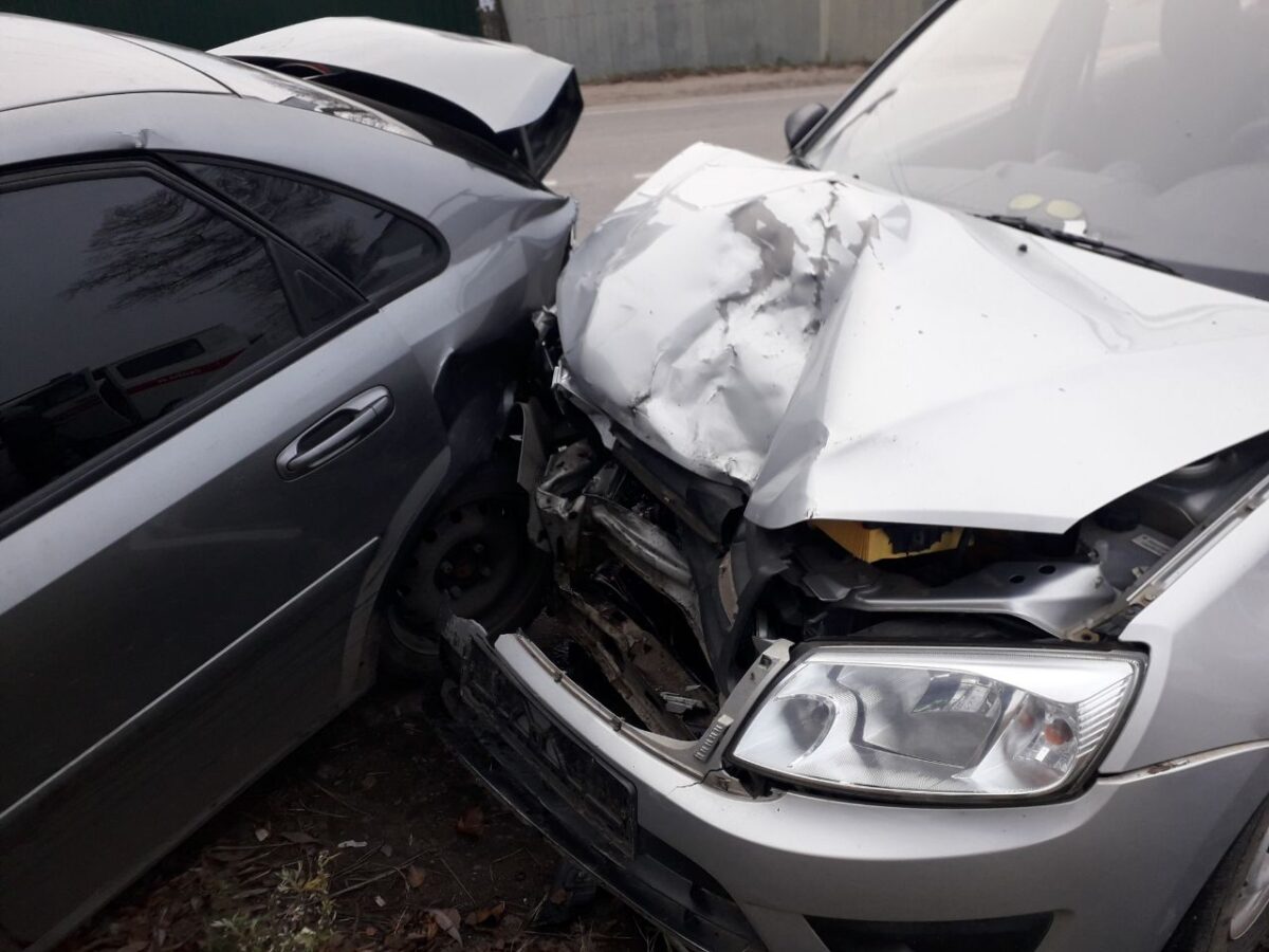 В Тверской области два водителя и пассажирка пострадали в ДТП