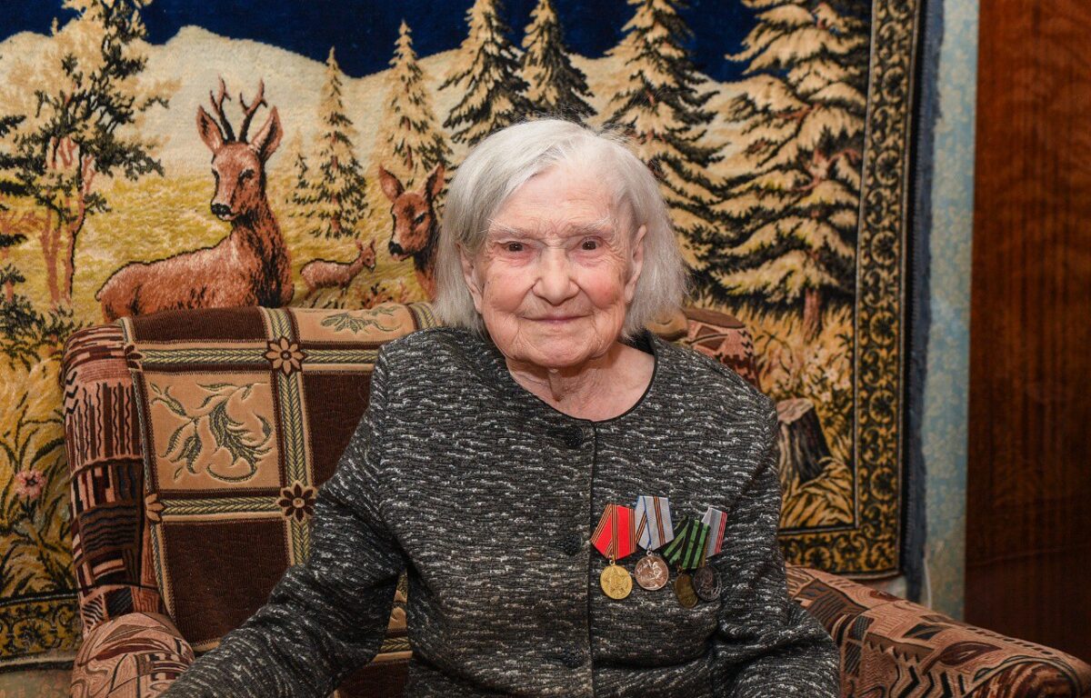 Труженица тыла Галина Ремизова отмечает вековой юбилей