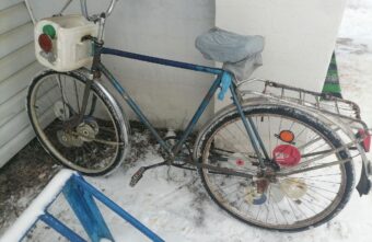 Водитель ВАЗа сбил велосипедиста и скрылся с места ДТП в Тверской области