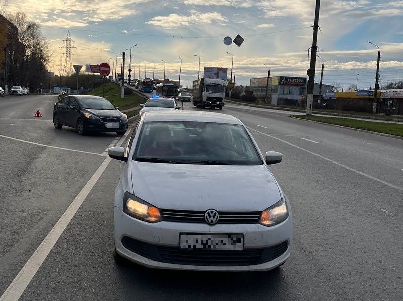 Женщина пострадала в столкновении двух иномарок в Твери