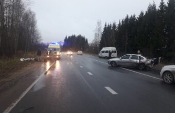 Пассажир иномарки пострадал в ДТП на "встречке" в Тверской области