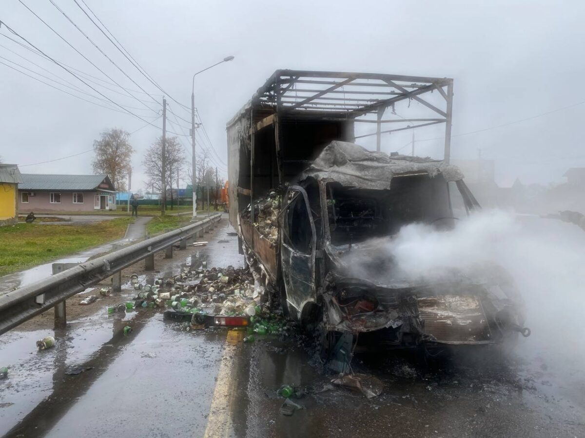 В Тверской области ГАЗель загорелась после столкновения с фурой