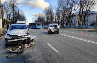 Пожилая пассажирка "Нивы" пострадала в ДТП в Твери