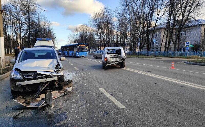 Пожилая пассажирка "Нивы" пострадала в ДТП в Твери