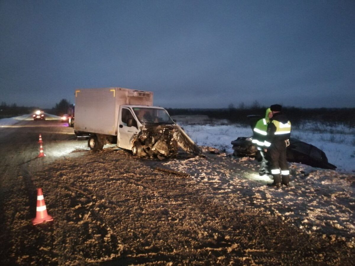 Одна погибла, двое пострадали в столкновении "Хёндая" и ГАЗели в Тверской области