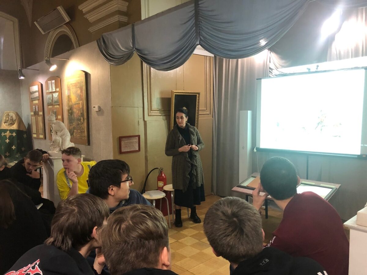 Крушение великой империи и государственный переворот обсудили в Калязине Крушение великой империи и государственный переворот обсудили в Калязине