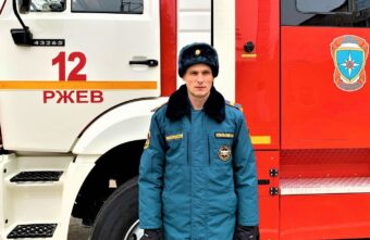 В Тверской области водитель пожарной машины спас человека