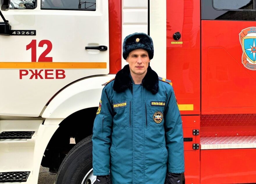 В Тверской области водитель пожарной машины спас человека