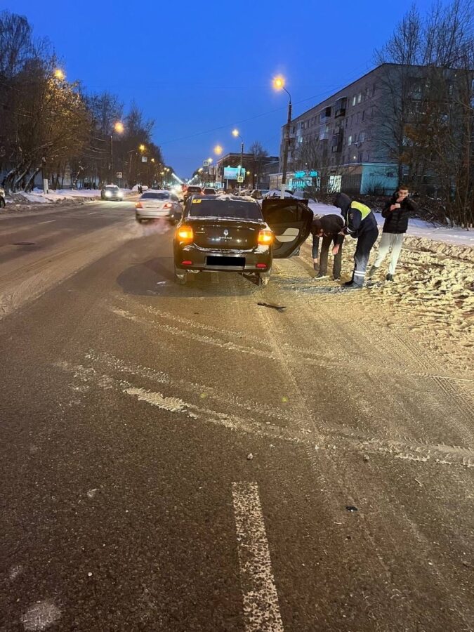 Житель Твери попал под колеса иномарки