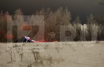 Появились фото и видео с места крушения вертолета Robinson в Тверской области