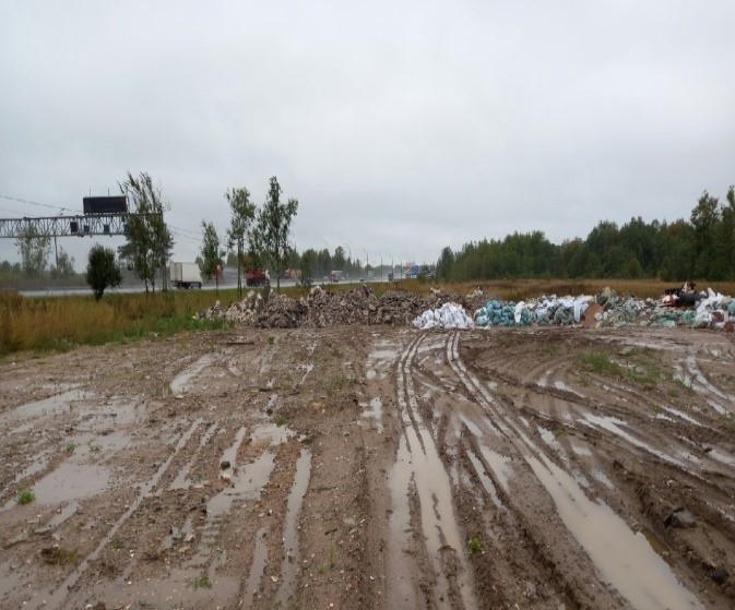 После жалобы жителей в Тверской области начали ликвидировать огромную свалку После жалобы жителей в Тверской области начали ликвидировать огромную свалку