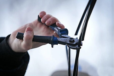 Житель Тверской области ножницами срезал 200 килограммов кабеля воздушной связи  