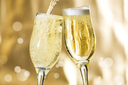 Педиатр предупредил о вреде детского шампанского