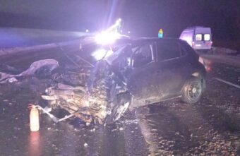 В лобовом столкновении на трассе в Тверской области пострадали водители и пассажиры В лобовом столкновении на трассе в Тверской области пострадали водители и пассажиры