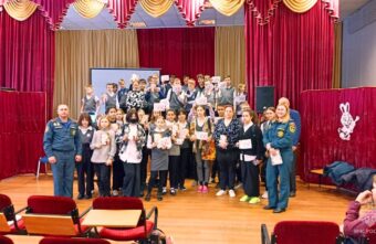 Тверские спасатели провели с детьми из области профилактические беседы и вручили новогодние подарки Тверские спасатели провели с детьми из области профилактические беседы и вручили новогодние подарки