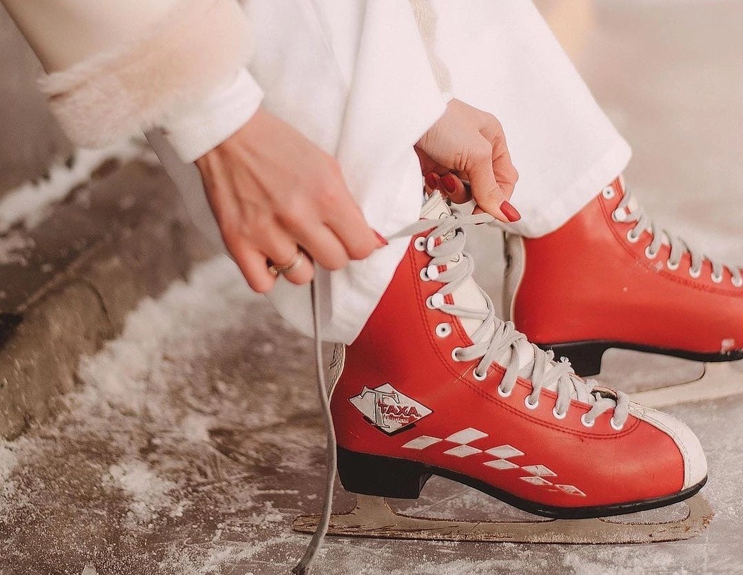 Абонентам Tele2 доступен бесплатный прокат лыж и коньков в «Гришкино»