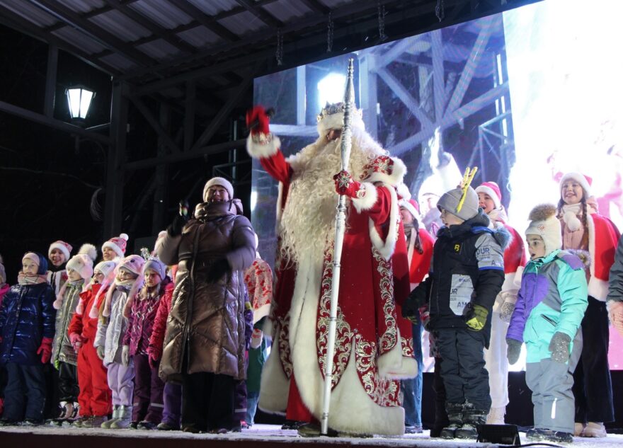 Дед Мороз из Великого Устюга приехал в Вышний Волочёк
