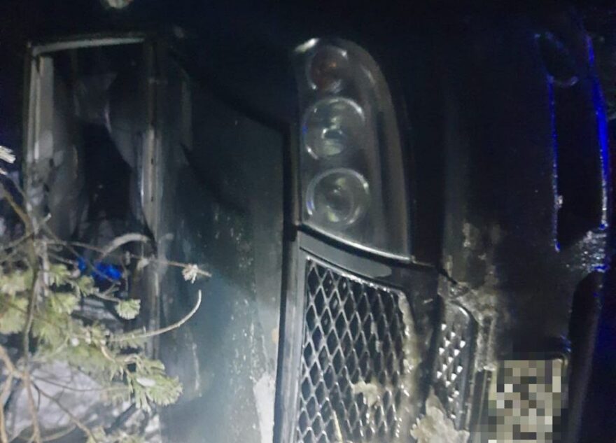 В Тверской области УАЗ перевернулся в кювете