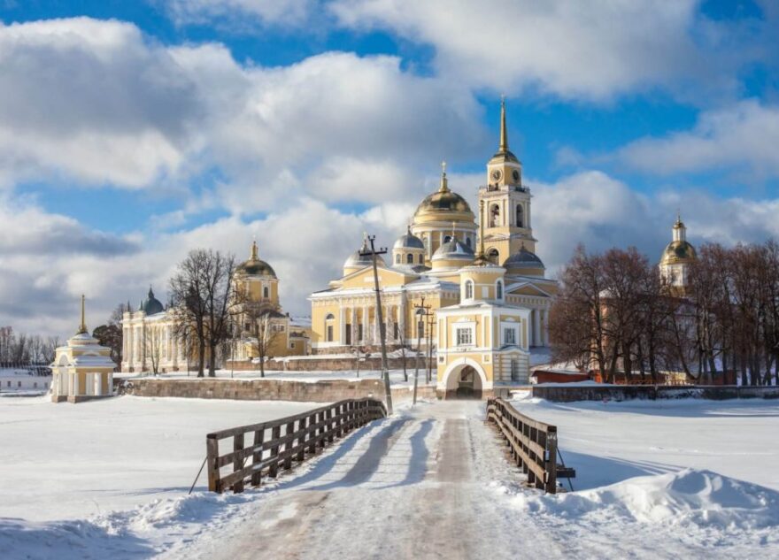 Осташков вошёл в ТОП-10 популярных направлений для отдыха на базах в январе