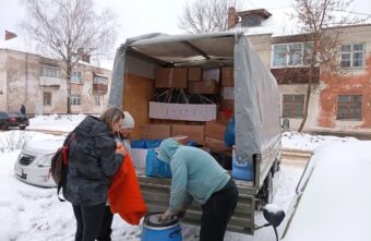 Жители Тверской области сутки не спали и накрыли бойцам новогодний стол Жители Тверской области сутки не спали и накрыли бойцам новогодний стол