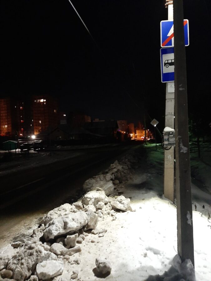 Из-за чистки дорог тверитяне не могут сесть в автобусы