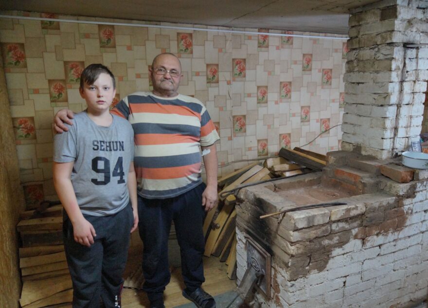 Из-за старой печи отец может потерять сына