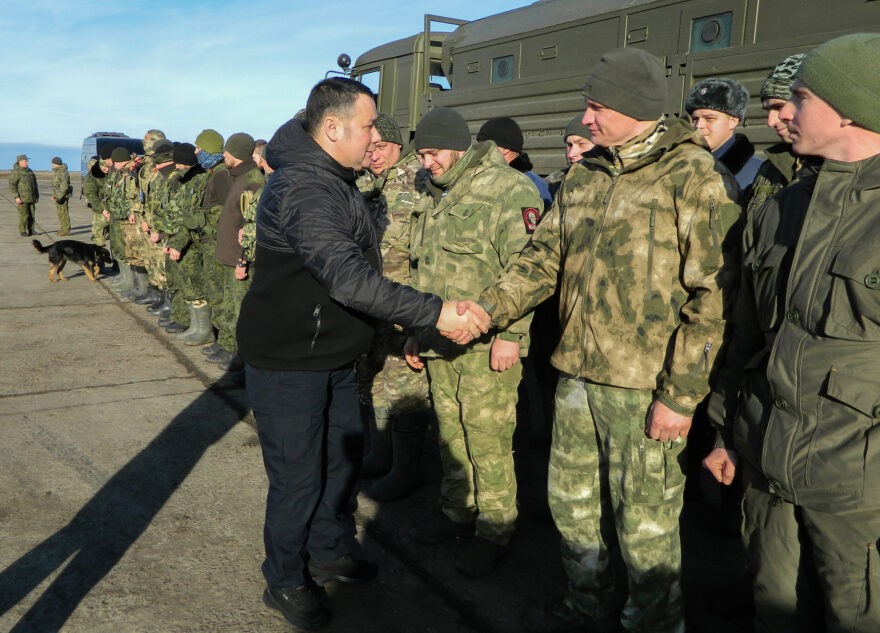 Игорь Руденя в прифронтовой зоне СВО встретился с военнослужащими из Тверской области Игорь Руденя в прифронтовой зоне СВО встретился с военнослужащими из Тверской области