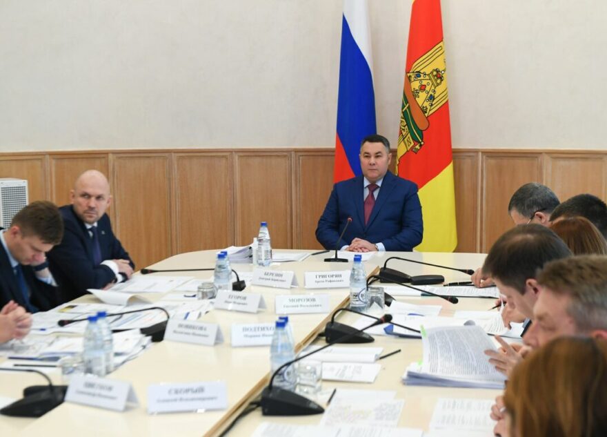 С 1 декабря повышены оклады работников госучреждений культуры, дорожной отрасли и транспорта