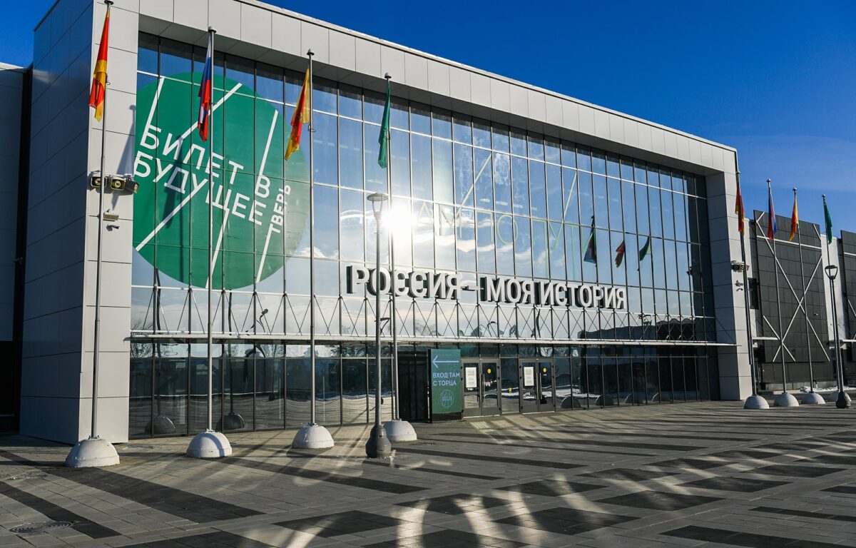 Губернатор Игорь Руденя встретился с участниками фестиваля по профориентации школьников «Билет в будущее»