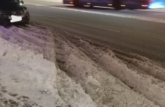 Тверитяне жалуются на заваленные снегом парковки по всему городу Тверитяне жалуются на заваленные снегом парковки по всему городу